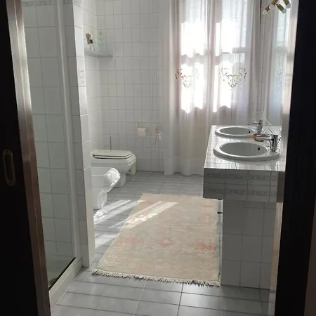 Δωμάτια σε οικογενειακή κατοικία Betty House Legnaro