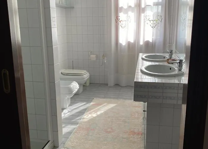 Δωμάτια σε οικογενειακή κατοικία Betty House Legnaro